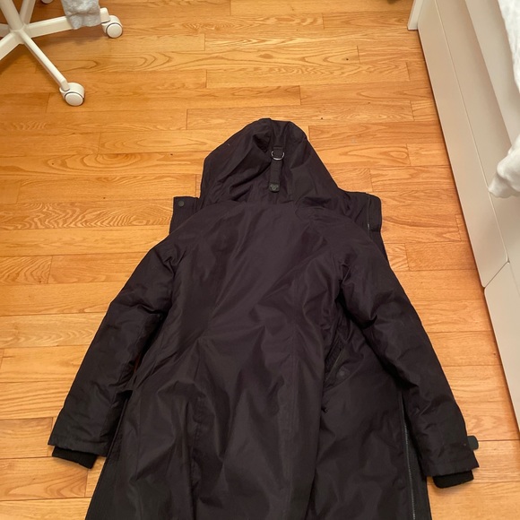 Aritzia Jacket - Picture 6 of 7